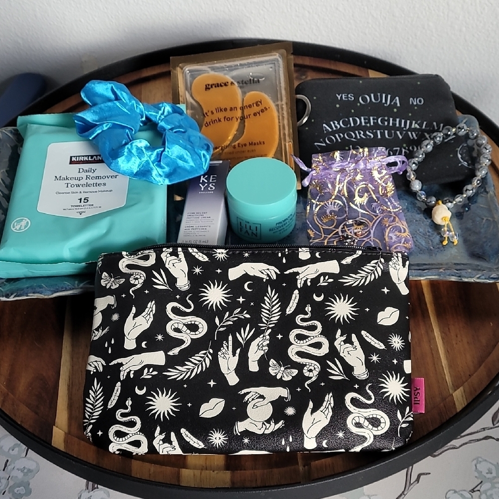 Black and White Patterned Pouch
